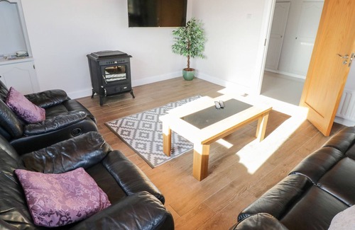 Carraroe Cottage | ARAS IOSGAN, family friendly in Carraroe, County Galway