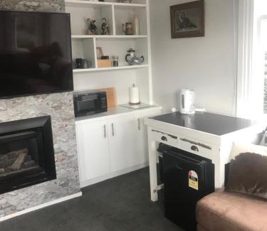 Carterton Villa | Aratahi Cottages - West Wing