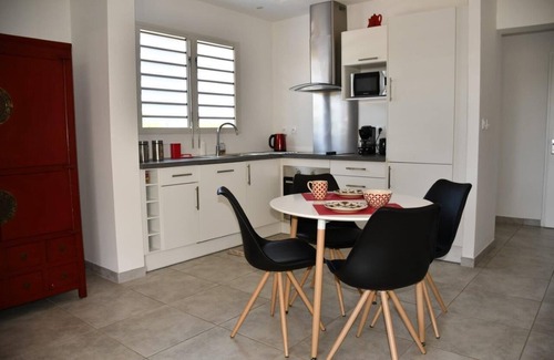 Saint-Pierre De La Reunion House | ARAUCARIA charming accommodation with swimming pool 2 to 4 people