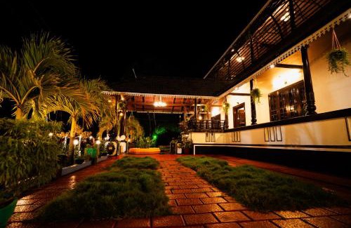 Vaikam House | Arayathu Heritage Villa Resort
