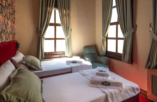 Mudanya Bed & Breakfast | Araz White House