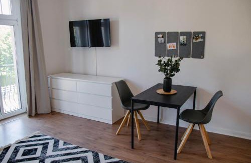 Schlangenluch Apartment | Arbio Grünheide Monteurzimmer Parking included