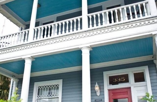 Arsenal Apartment | Arbor House-Blue 1