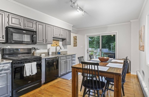 Saratoga Springs House | Arbor Oasis by Saratoga Stays