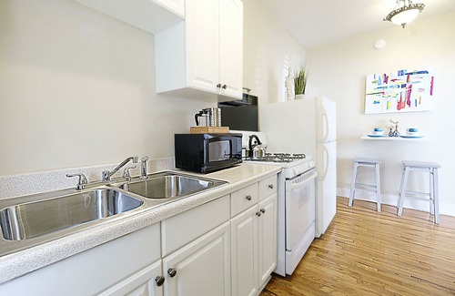 Lower Greenville Apartment | Arboretum Tickets Available, The Artist's Corner