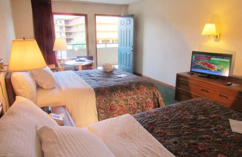 Pigeon Forge Hotel | Arbors at Island Landing Hotel & Suites