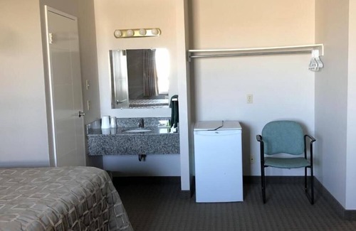 Kindersley Hotel | Arbour Ridge Inn & Suites