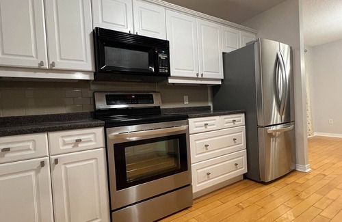Kingston House | Arbour Ridge Vacation Home - Trail View! 5 bedrooms, 7 beds