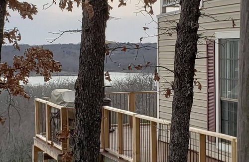 Sulphur House | Arbuckle Lake House. Sleep 7+. Great deck for outdoor enjoyment.