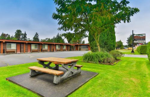 Regional District of Nanaimo Hotel | Arbutus Grove Motel