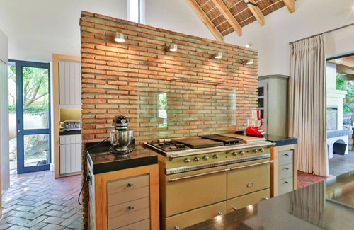 Fernkloof Villa | Arc House Family Villa | Large garden & pool