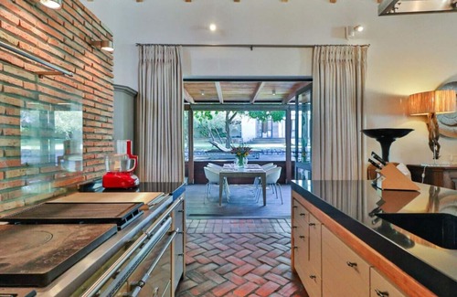 Fernkloof Villa | Arc House Family Villa | Large garden & pool