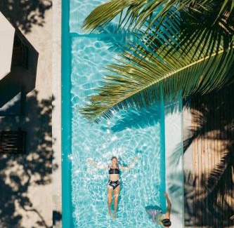 Antoneys Cay Hotel | Arca
