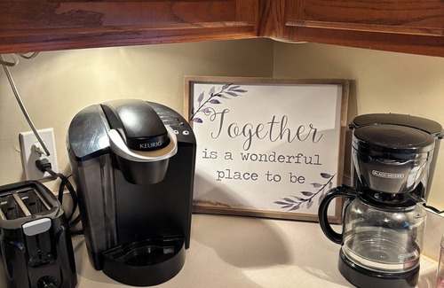 Evansville Condo | Arcade With Charming 2-Bedroom Condo In Evansville W/WiFi, AC & Patio!