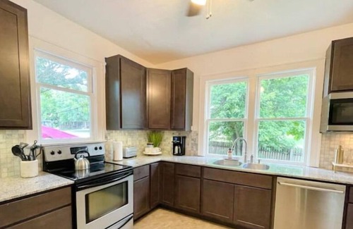 Arcadia House | Arcadia bungalow near Missouri State Parks