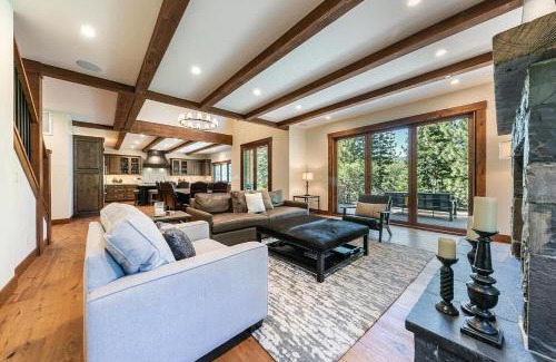 Comstock Acres House | Arcadia Manor on the West Shore - Newly Built - 5 BR w Wet Bar EV Charger and Air Conditioning