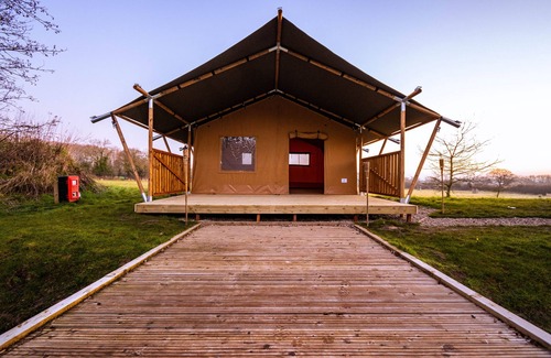 Wrexham RV Rental | Arcadia Safari Tent in Private 5 Acre Field