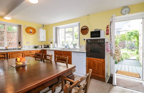 Lincoln Cottage | Arch Cottage