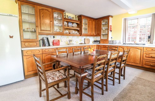 Lincoln Cottage | Arch Cottage