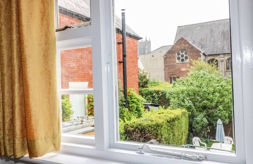 Lincoln Cottage | Arch Cottage