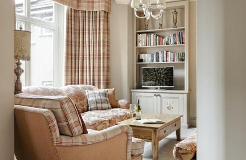Ambleside House | Archie's