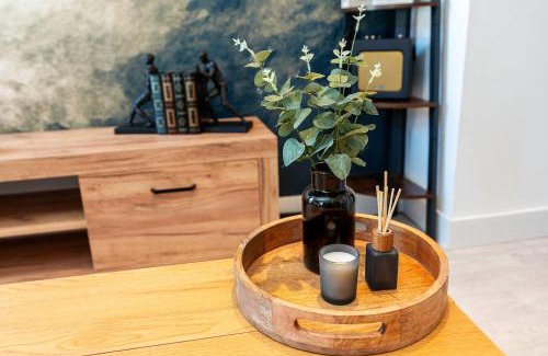 Derby Apartment | Archies Cozy Retreat A Stylish Derby Hideaway