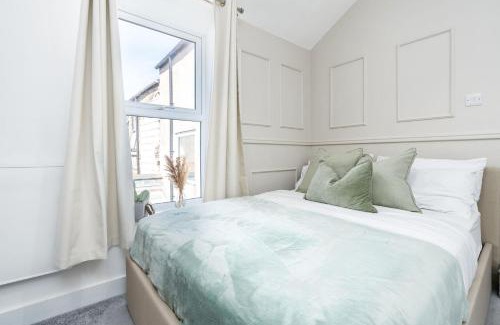 Derby Apartment | Archies Cozy Retreat A Stylish Derby Hideaway