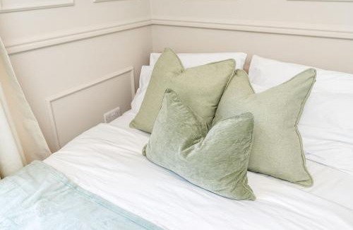Derby Apartment | Archies Cozy Retreat A Stylish Derby Hideaway