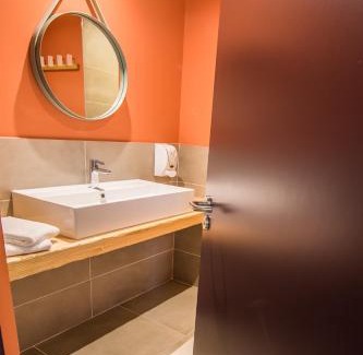 Laschamps Hotel | Archipel Volcans