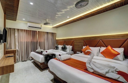 Vashi Hotel | Archit By Glitz Hotels