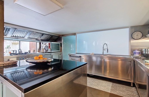 Les Arenes Villa | Architect-designed house for rent in Canet-en-Roussillon, 10-minute walk from the beach