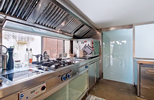 Les Arenes Villa | Architect-designed house for rent in Canet-en-Roussillon, 10-minute walk from the beach