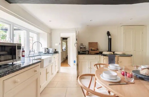 Quenington Cottage | Architect Designed Cosy Cotswold Stone Cottage