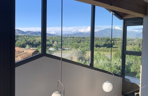 Loriol-du-Comtat House | Architect-designed home w superb views of Mont Ventoux, Dentelles de Montmirail