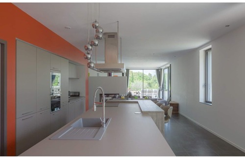 Lacoste House | Architect-designed house with heated pool in the heart of the Luberon - Air-conditioned first floor-