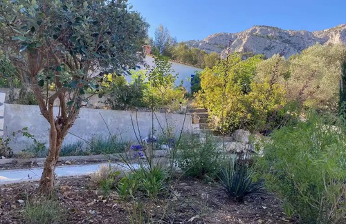 Montredon House | Architect-designed villa set against the Parc des Calanques