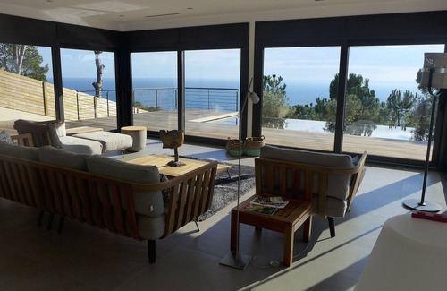 Tamariu Villa | Architect's villa 330m2, air-conditioned. 180° sea view, infinity pool.