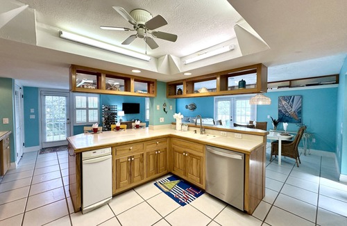 Grove City House | Architect's waterfront home is a boater's dream. Pet Friendly