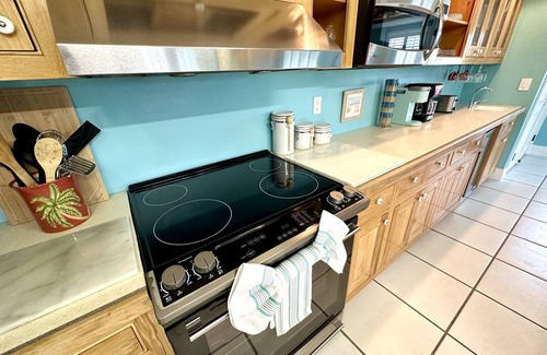 Grove City House | Architect's waterfront home is a boater's dream. Pet Friendly