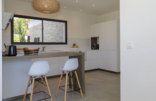 Lecci Villa | Architect Villa, 180 ° Panorama Sea and Maquis, Pool, 5 bedrooms, air-conditioned
