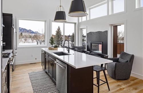 Red Lodge House | Architectural Masterpiece Home with Mountain Views & Hot Tub