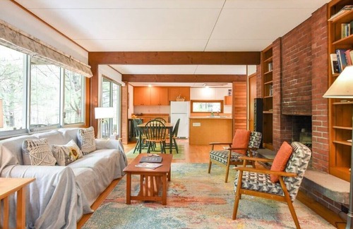 Truro House | Architectural modern home 5 mins to beach!