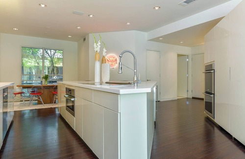 Preston Hollow House | Architectural Oasis Spacious 5-bedroom estate in the center of Dallas