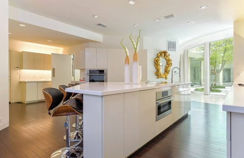 Preston Hollow House | Architectural Oasis Spacious 5-bedroom estate in the center of Dallas