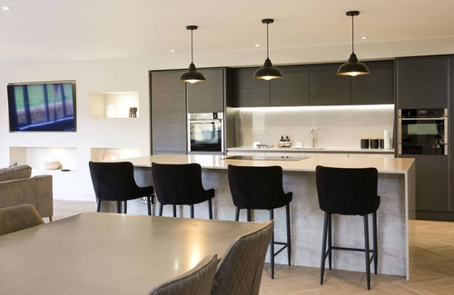 Blackburn Cottage | ARCHSTONE HOUSE, family friendly, with hot tub in Langho, Lancashire