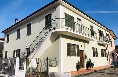 Arcola House | Arcola, 5Terre, Lerici CASA MARINA CIN: IT011002C2HF6U38K4-CITRA: 011002-LT-0011
