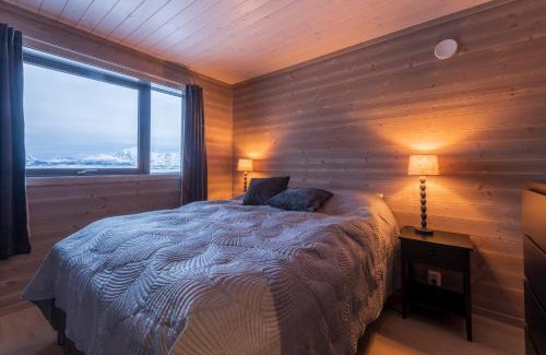 Sennesvik House | Arctic Oasis Haven