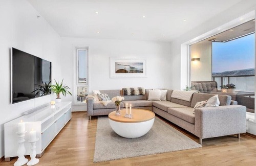 Tromso Apartment | Arctic Panoramic Oasis