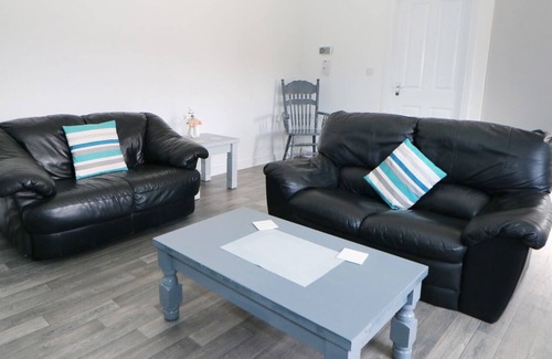 Coolcummisk Cottage | ARD NA GLEN, family friendly, with a garden in Beaufort, County Kerry