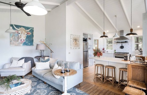 Red Hill South House | Ardbrae Countryside Tranquility Charming Cottage